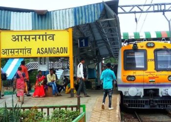 रेल्वेरुळ ओलांडणं नर्सला जीवावर बेतलं