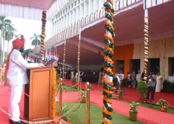 भारतीय स्वातंत्र्याच्या ७६ व्या स्वातंत्र्यदिनानिमित्त मुख्यमंत्री एकनाथजी शिंदे साहेब यांच्याहस्ते मंत्रालयात ध्वजारोहण