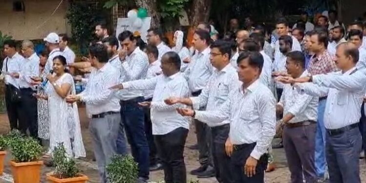 ‘माझी माती, माझा देश’ अभियानाला सुरुवात…’ BMCच्या अधिकारी, कर्मचाऱ्यांनी घेतली ‘पंचप्राण’ शपथ