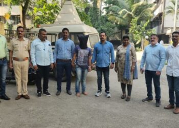 दर्शनासाठी जाणाऱ्या महिलेचा विनयभंग करत हिसकावले मंगळसूत्र; आरोपीला टिळक नगर पोलिसांनी बेड्या ठोकल्या