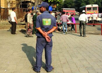क्लीन अप मार्शल मुंबईत पुन्हा तैनात होणार