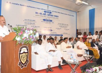 कंत्राटी डॉक्टरांच्या मानधनात वाढ करण्यासाठी प्रस्ताव तयार करा- उपमुख्यमंत्री अजित पवार