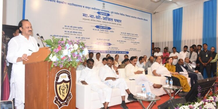 कंत्राटी डॉक्टरांच्या मानधनात वाढ करण्यासाठी प्रस्ताव तयार करा- उपमुख्यमंत्री अजित पवार