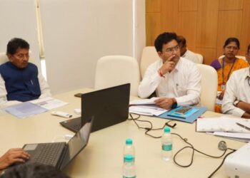 विश्व मराठी संमेलनात मराठी भाषाप्रेमींना समाविष्ट करून घ्यावे – मंत्री दीपक केसरकर