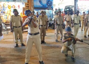 राईड-स्कीमच्या प्रात्यक्षिकांचा थरार; लोकसभेच्या पार्श्वभूमीवर उल्हासनगर पोलीस अ‍ॅक्शन मोडमध्ये