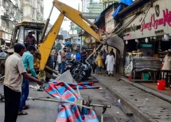 पालिकेची मानखुर्दमध्ये फेरीवाल्यांविरोधात धडक कारवाई