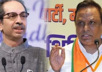 भाजप नेते आशिष शेलार यांनी उद्धव ठाकरे यांच्या विरोधात निवडणूक आयोगाकडे तक्रार