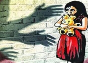 रक्षक नव्हे तर भक्षक