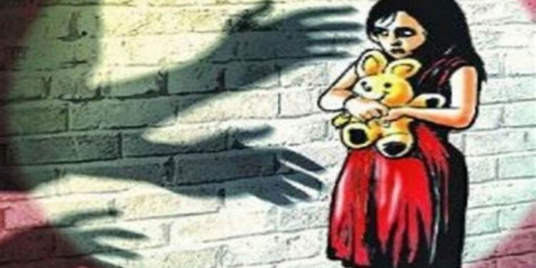 रक्षक नव्हे तर भक्षक