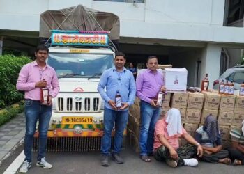 १२ लाखांचे विदेशी मद्य जप्त; आंब्याच्या पेट्यांमधून गोव्यातील मद्याची तस्करी