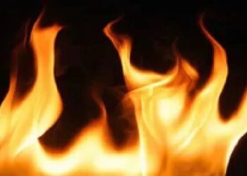 हॉटेलमध्ये मध्यरात्री आग लागलेली स्थानिक नागरिकांनी विझवली; मुंब्राजवळील खर्डी परिसरातील घटना