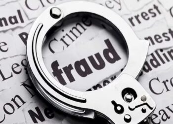 ठाणे पोलिसांनी केली तीनजणांना अटक बनावट सिमकार्डद्वारे करत होते बँकेची कर्ज वसुली