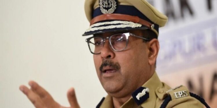 सायबर चोरट्यांनी पैशांची मागणी केल्याचे उघड; समाजमाध्यमात पोलीस आयुक्तांच्या नावे बनावट खाते