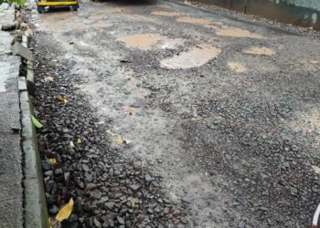 घोडबंदर मार्गावर खड्ड्यांमुळे वाहन चालक हैराण
