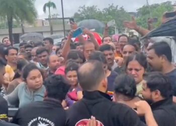डोंबिवलीत पाण्याची गळती, हायप्रोफाईल गृहनिर्माण प्रकल्पामुळे घरे घेतलेल्या लोकांची निराशा.