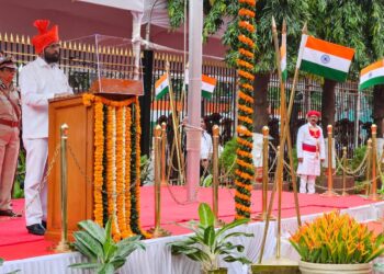 मुख्यमंत्री एकनाथ शिंदे यांनी राज्याची प्रगती आणि नागरिक कल्याणाला प्राधान्य दिले