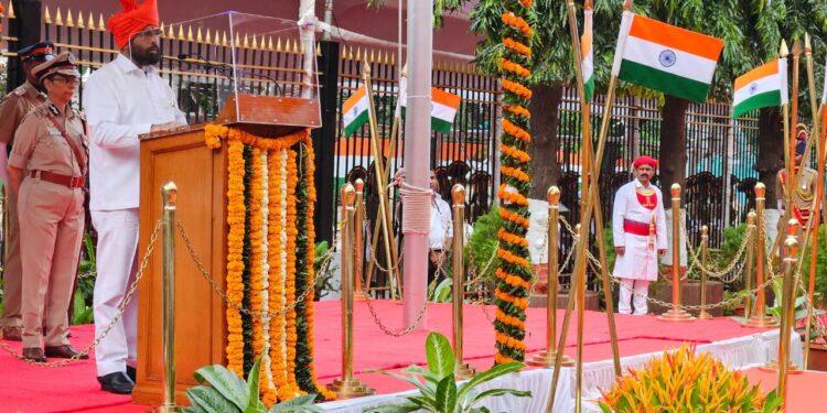 मुख्यमंत्री एकनाथ शिंदे यांनी राज्याची प्रगती आणि नागरिक कल्याणाला प्राधान्य दिले