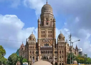 कोट्यवधींचे प्रकल्प पण महापालिकेच्या महसूलात बदल नाही, उलट खर्च दोन लाख कोटी