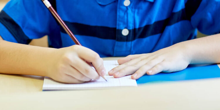 शिक्षकांच्या छळाला कंटाळून विद्यार्थ्याची आत्महत्या