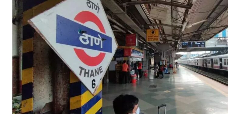 ठाणे महापालिका प्रशासनाने वाहतूक कोंडी कमी करण्यासाठी (सॅटिस) प्रकल्प हाती घेतला