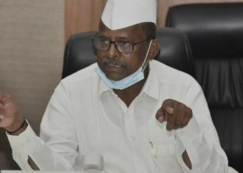 धनगर समाजाला एसटी प्रवगार्तून आरक्षण देण्याचा जीआर काढू नका- नरहरी झिरवळ