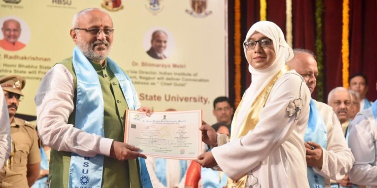 विद्यार्थ्यांनी शैक्षणिक जीवनात मिळविलेल्या ज्ञानाचा उपयोग समाजाच्या कल्याणासाठी करावा- राज्यपाल सी. पी. राधाकृष्णन