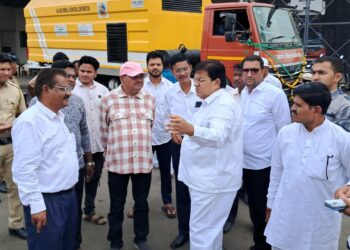 नव्या अत्याधुनिक पॉवर स्विपिंग गाड्यांमुळे कल्याणकरांची रस्त्यावरील धुळीपासून होणार सुटका