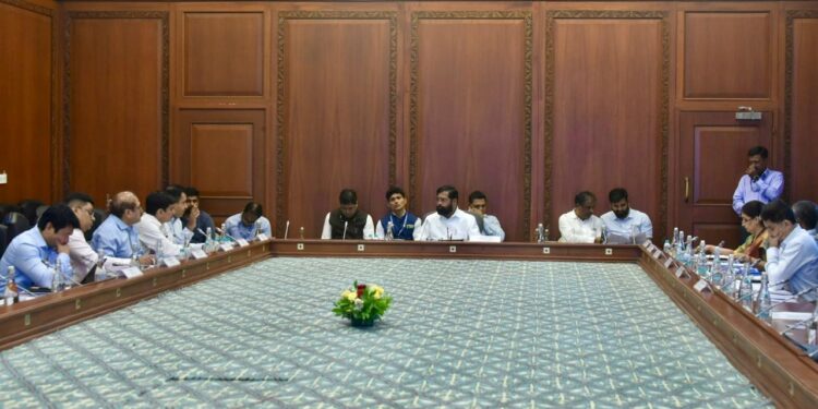 मुंबई महानगर क्षेत्रातील दळणवळण, पायाभूत सुविधा, आर्थिक विकास वाढीच्या प्रकल्पांना गती द्या: मुख्यमंत्री एकनाथ शिंदे