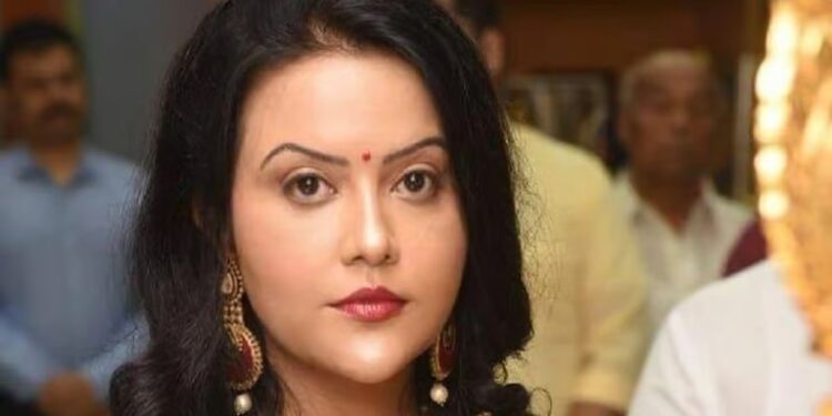 लोढा यांनी अमृता फडणवीस यांच्या परोपकारी वृत्तीचे आणि कर्तृत्वाचे कौतुक केले