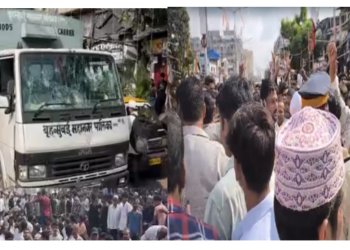 धारावीतील मशिदीचा अवैध भाग तोडण्यासाठी गेलेल्या बीएमसी पथकाच्या गाडीवर जमावाकडून हल्ला