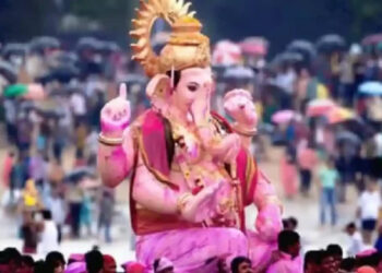 भिवंडी मिरवणुकीत दगडफेक आणि पोलिसांचा लाठीचार्ज