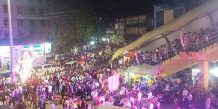 कल्याण, डोंबिवलीतील सार्वजनिक गणेशोत्सव गणपती आगमन मिरवणुकामुळे वाहन कोंडी; प्रवासी त्रस्त
