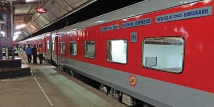 राजधानी एक्सप्रेसमध्ये भारतीय सैन्यातील जवानाला अटक