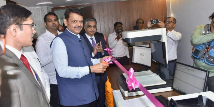धर्मादाय आयुक्त कार्यालयातील अभिलेख्याचे  स्कॅनिंग आणि  डिजिटायजेशन धर्मादाय आयुक्त विभागाचे कामकाज लोकाभिमुख होईल – उपमुख्यमंत्री देवेंद्र फडणवीस