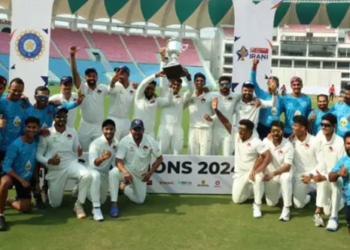 मुंबईने रचला इतिहास ! तब्बल २७  वर्षांच्या प्रतिक्षेनंतर ईराणी कप जिंकला !