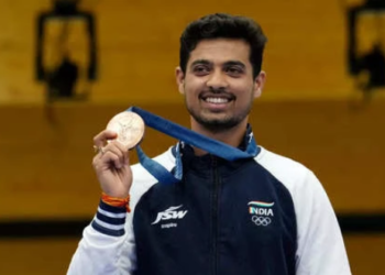 पॅरिस ऑलिम्पिकमध्ये कांस्यपदक जिंकणारा नेमबाज स्वप्नील कुसळेच्या वडिलांनी पुरस्काराच्या रकमेबद्दल व्यक्त केली निराशा