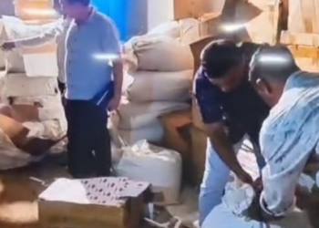 कर्जत तालुक्यातील सांगवीत बनावट सिगारेट बनवणाऱ्या कारखान्यावर पोलिसांचा छापा