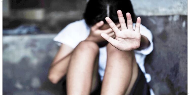 रत्नागिरीतील मुळ्ये हायस्कूल- महाविद्यालयातील तीन मुलींचा विनयभंग; तिघांवर गुन्हा दाखल