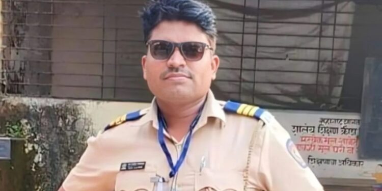 पोलिस हवालदाराचा कर्तव्य बजावत असताना हृदयविकाराच्या झटक्याने दुर्देवी मृत्यू