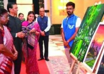 विक्रमगडमधील आदिवासी वारली चित्रकारांचा राष्ट्रपतींकडून सन्मान !