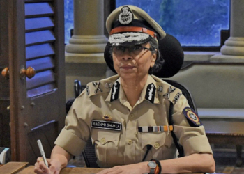 पोलीस महासंचालक रश्मी शुक्ला यांच्या बदलीचे राज्याच्या मुख्य सचिवांना निवडणूक आयोगाने दिले आदेश