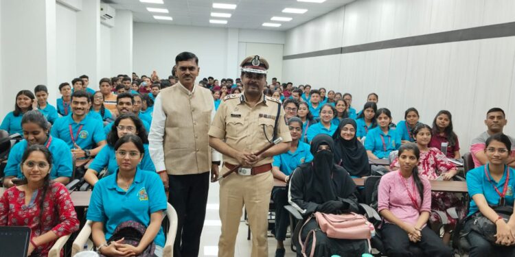 ‘स्पर्धा परीक्षांना सकारात्मकतेने सामोरे जा, प्रयत्नात सातत्य ठेवा!’,लोहमार्ग, पोलीस आयुक्त डॉ. रवींद्र शिसवे यांचे प्रतिपादन