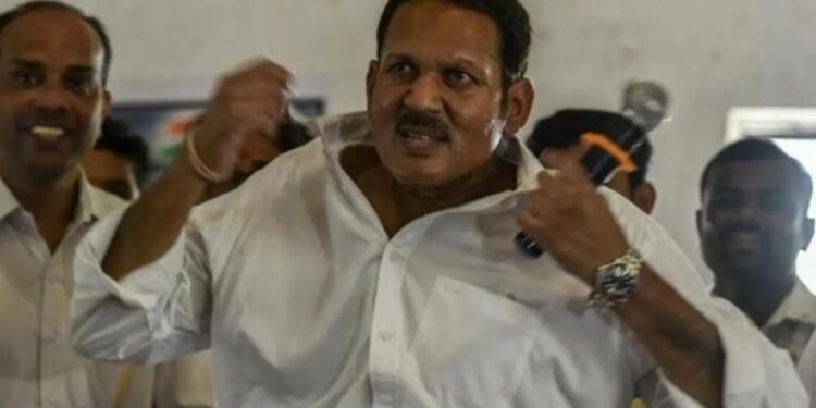 साताराजिल्ह्यात भाजपला खासदारकीच्या नात्याने जास्तीत जास्त यश मिळवण्यासाठी उदयनराजे यांची धडपड सुरु