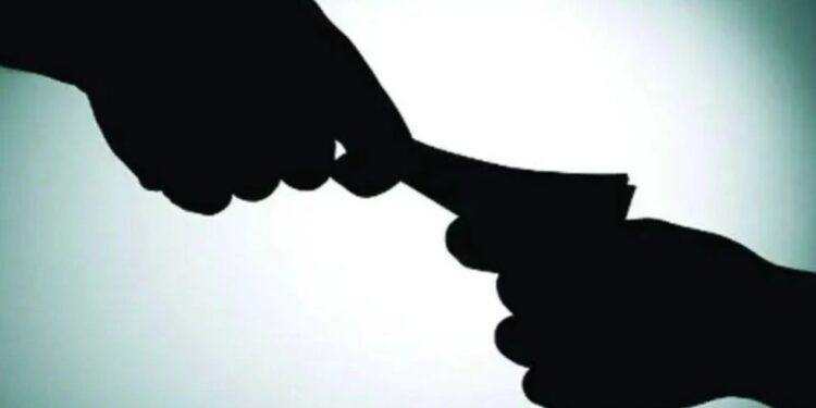 महिला सरपंचावर लाच मागितल्याप्रकरणी गुन्हा दाखल