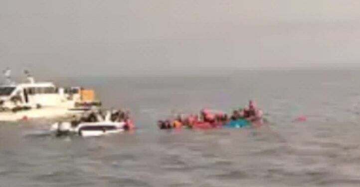 बोट दुर्घटनेमध्ये नौदलाच्या स्पीडबोट चालकाविरोधात गुन्हा दाखल, नौदलाने चौकशीचे दिले आदेश