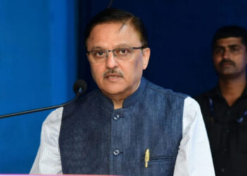 इंग्रजी माध्यमांच्या शाळेत मराठी विषयाचे शिक्षण द्या, न्यायमूर्ती अभय ओक यांचे मत