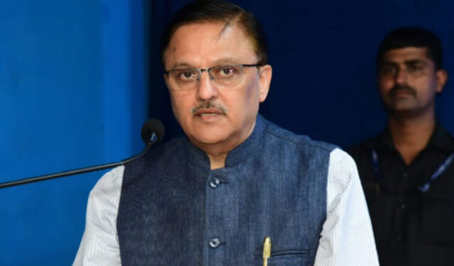 इंग्रजी माध्यमांच्या शाळेत मराठी विषयाचे शिक्षण द्या, न्यायमूर्ती अभय ओक यांचे मत