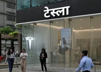‘टेस्ला’ शो रुमचे नाव मराठी की हिन्दी? मराठी भाषिकांकडून संताप व्यक्त