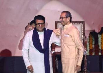 वरळी डोममध्ये ठाकरे बंधु एकत्र; विजयी मेळाव्याला मराठी माणसाची प्रचंड गर्दी