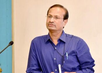 महाराष्ट्रातील निवडणुकांसंदर्भात मतदारांबद्दल चुकीची माहिती देऊन दिशाभूल; प्राध्यापक संजय कुमार यांच्याविरोधात गुन्हा दाखल